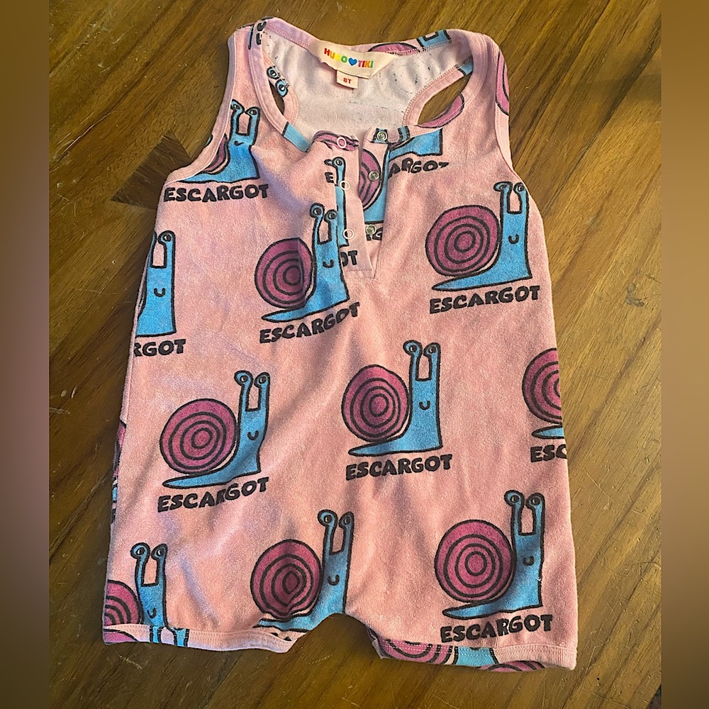 Hugo loves tiki romper shorts